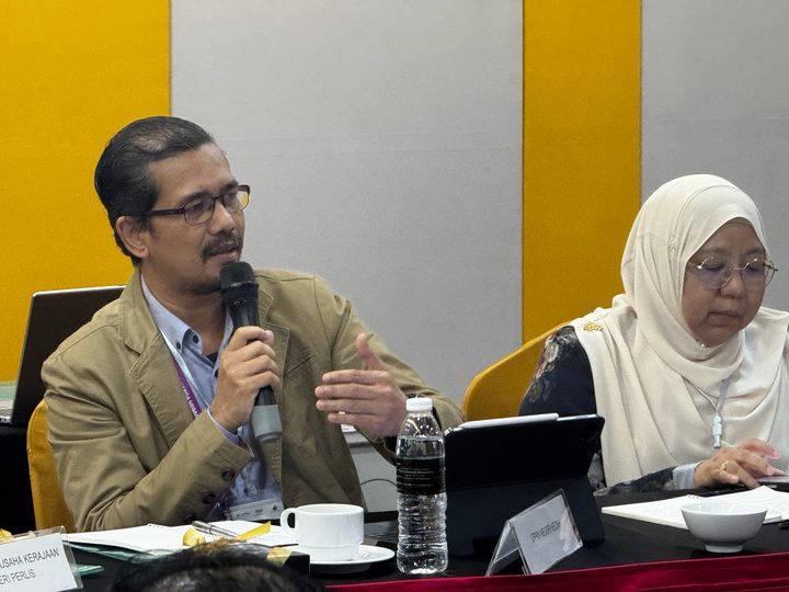 Peserta berkongsi pandangan dalam sesi perbincangan
